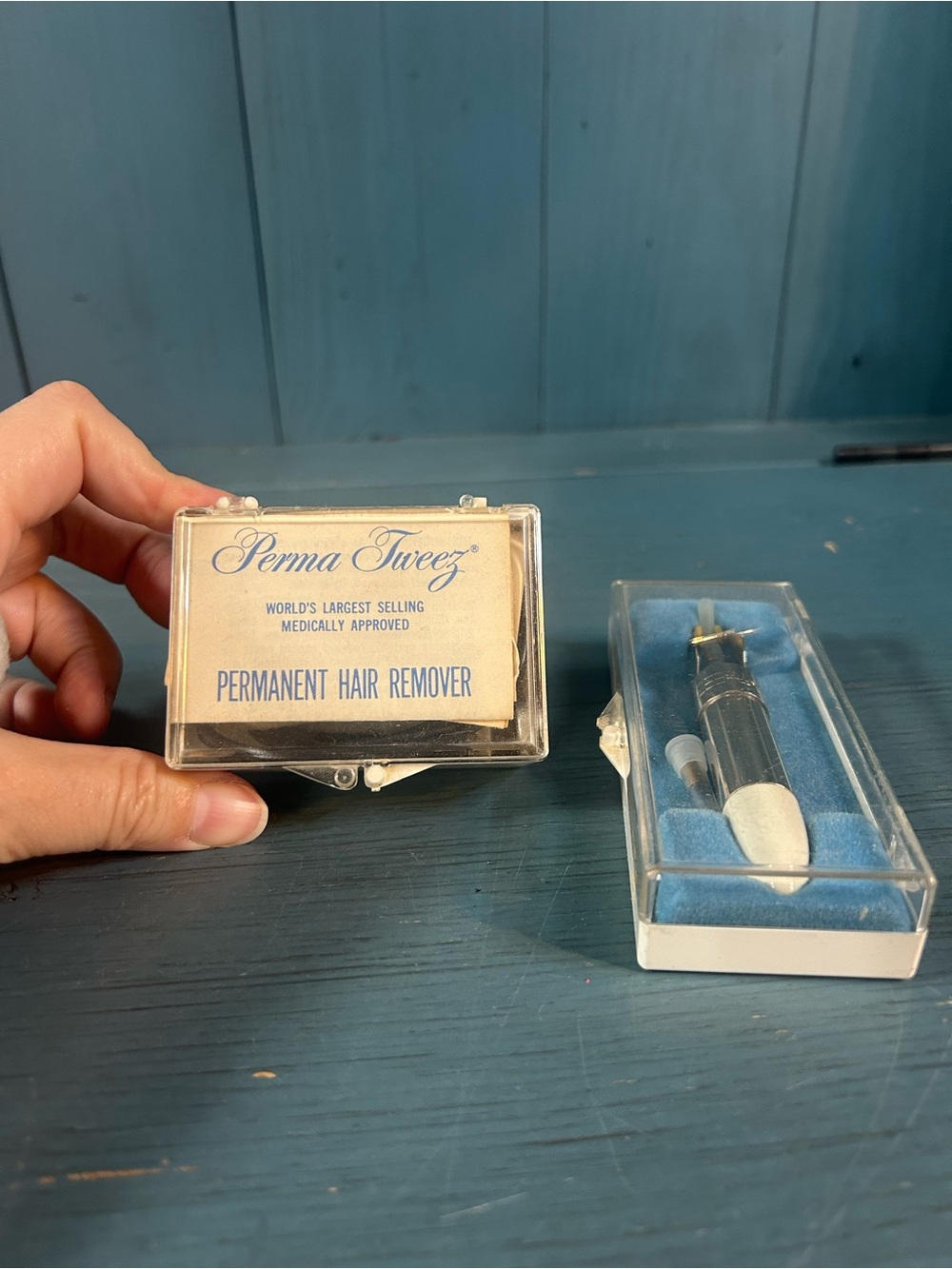 Vintage 195’s Permanent Hair Remover - White/Clear Perma Tweez
